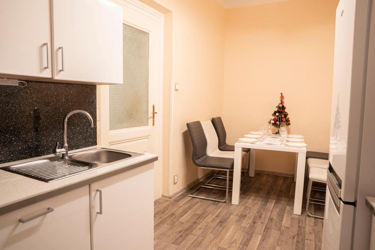Helen Homestay Vaclavske Namesti Prága Kültér fotó