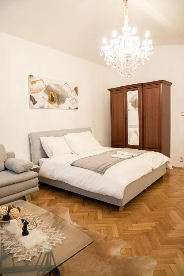 Helen Homestay Vaclavske Namesti Prága Kültér fotó